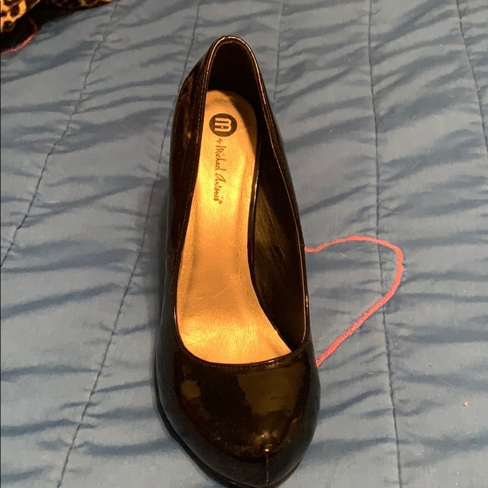 Black heels never worn